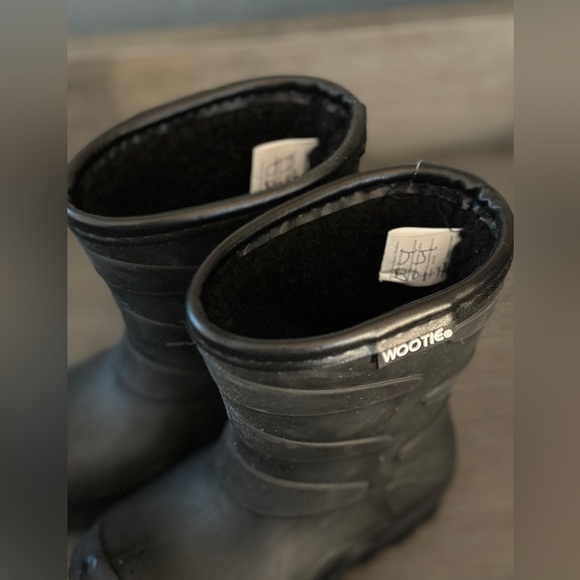 Wootie Rain Boots - Picture 5 of 8